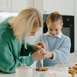 DecoratingCookies_WYSIWYGJourney_250x250px.jpg DecoratingCookies_WYSIWYGJourney_250x250px.jpg
