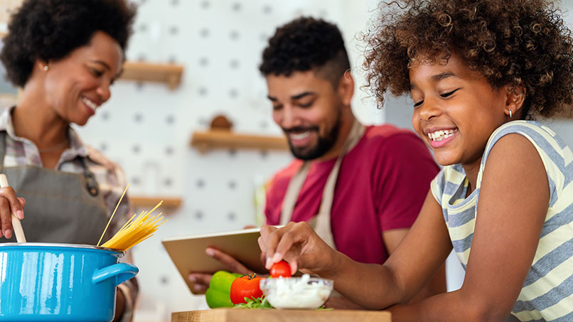 FamilyCooking_WYSIWYG_806x453px.jpg FamilyCooking_WYSIWYG_806x453px.jpg